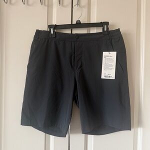 NWT Lululemon Commission Swim Short Black Sz 33, 9" Inseam